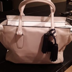Gorgeous Coach pinkish cream leather bag
